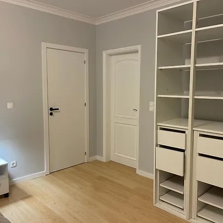 The Yellow Retreat * A dos Cunhados