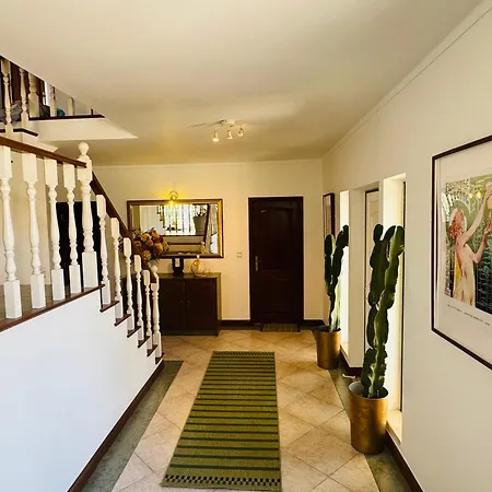 The Yellow Retreat Homestay A dos Cunhados
