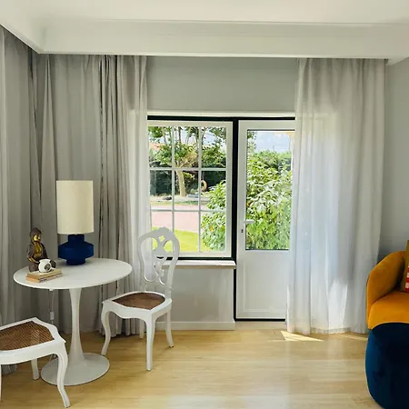 The Yellow Retreat Homestay A dos Cunhados