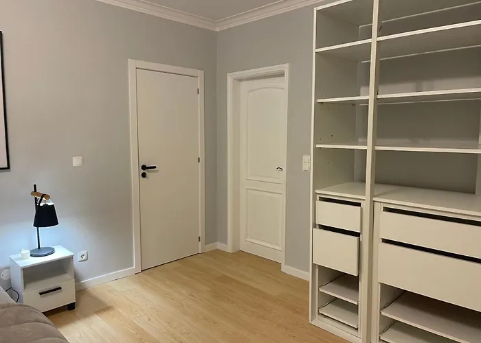 The Yellow Retreat * A dos Cunhados