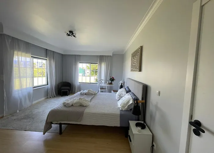 The Yellow Retreat Homestay szállás A dos Cunhados