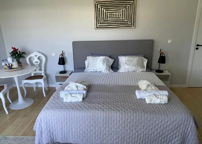 The Yellow Retreat Homestay szállás